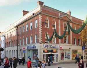 High Street and Bank Street