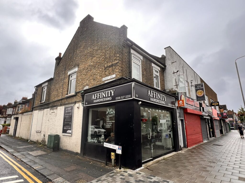 79 Old Church Road - Chingford Mount  - E4 