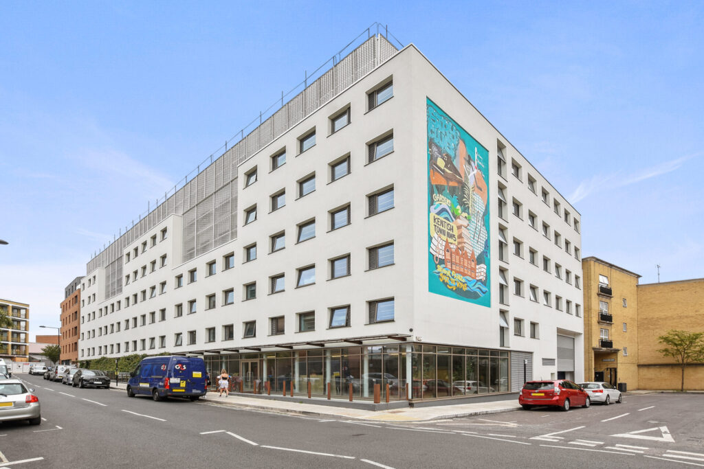 69 Holmes Road - Kentish Town  - London - NW5