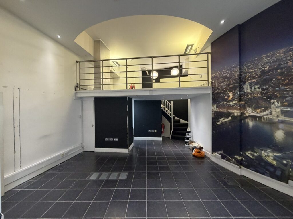 Shad Thames - Tower Bridge  - London - SE1