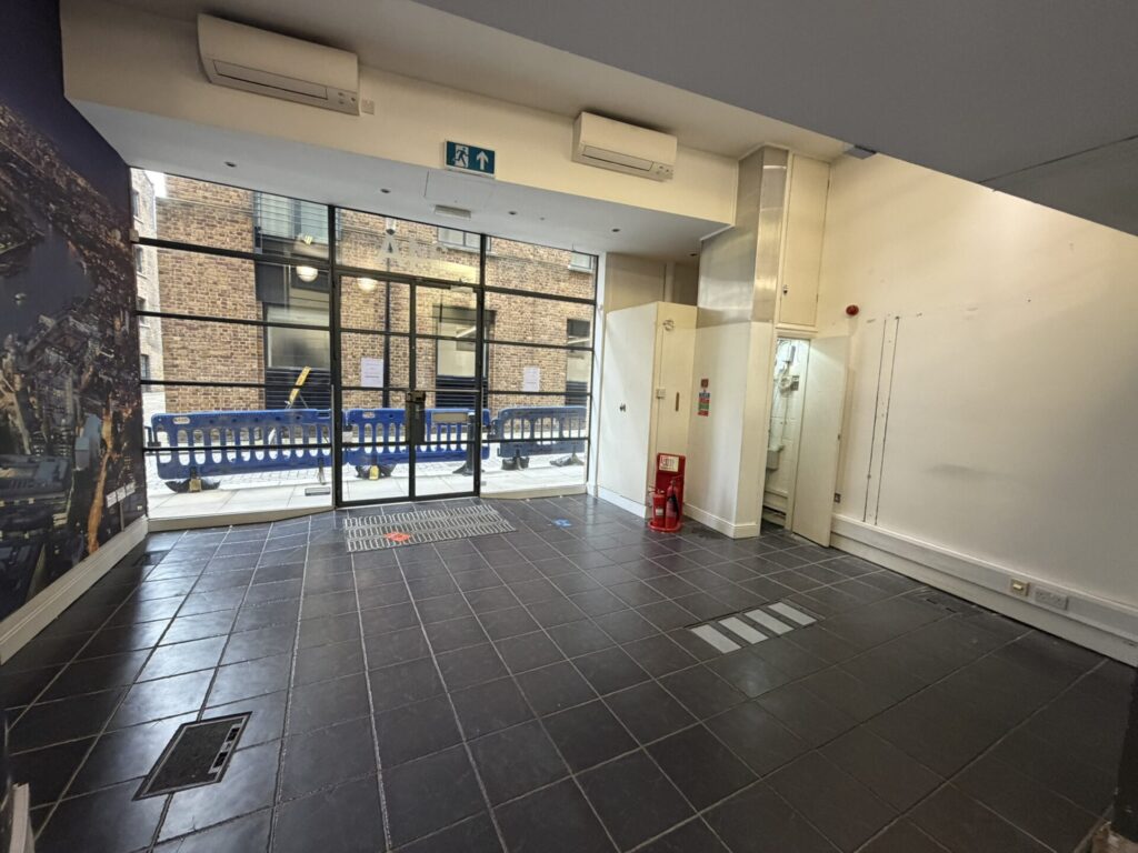 Shad Thames - Tower Bridge  - London - SE1